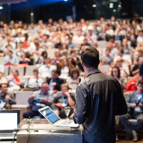 Sale conferenze per eventi aziendali con tecnologia avanzata